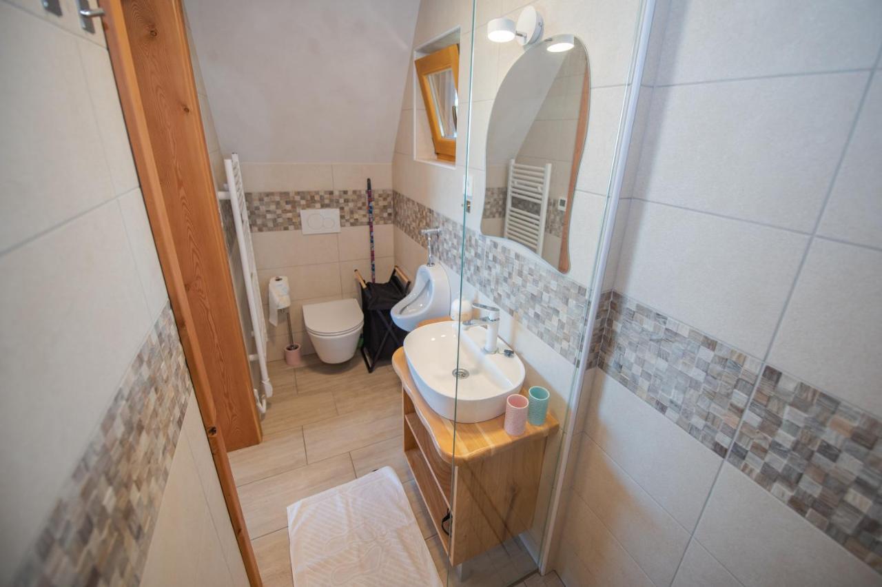 Holiday Home Ernest Zelezni With Hot Tub Ivancna Gorica 外观 照片