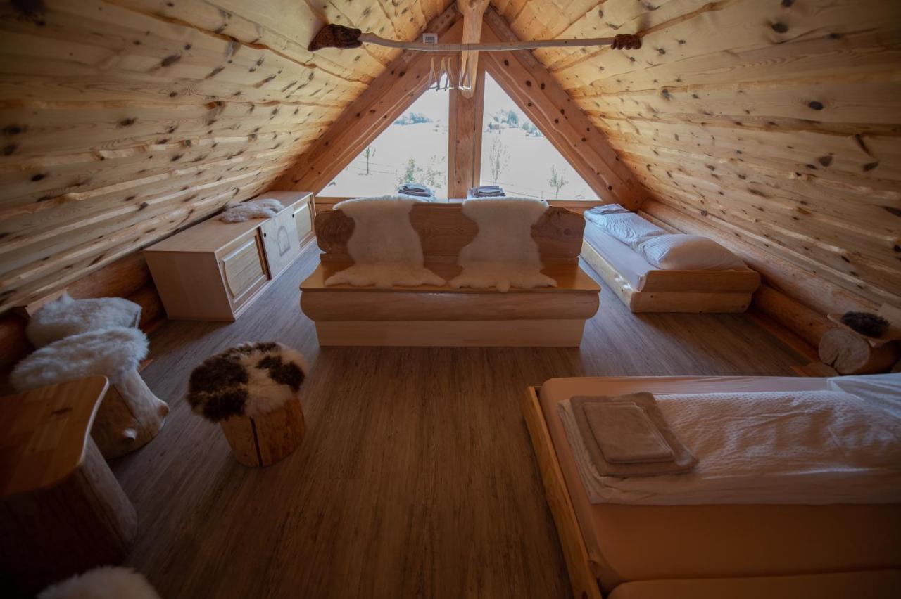 Holiday Home Ernest Zelezni With Hot Tub Ivancna Gorica 外观 照片