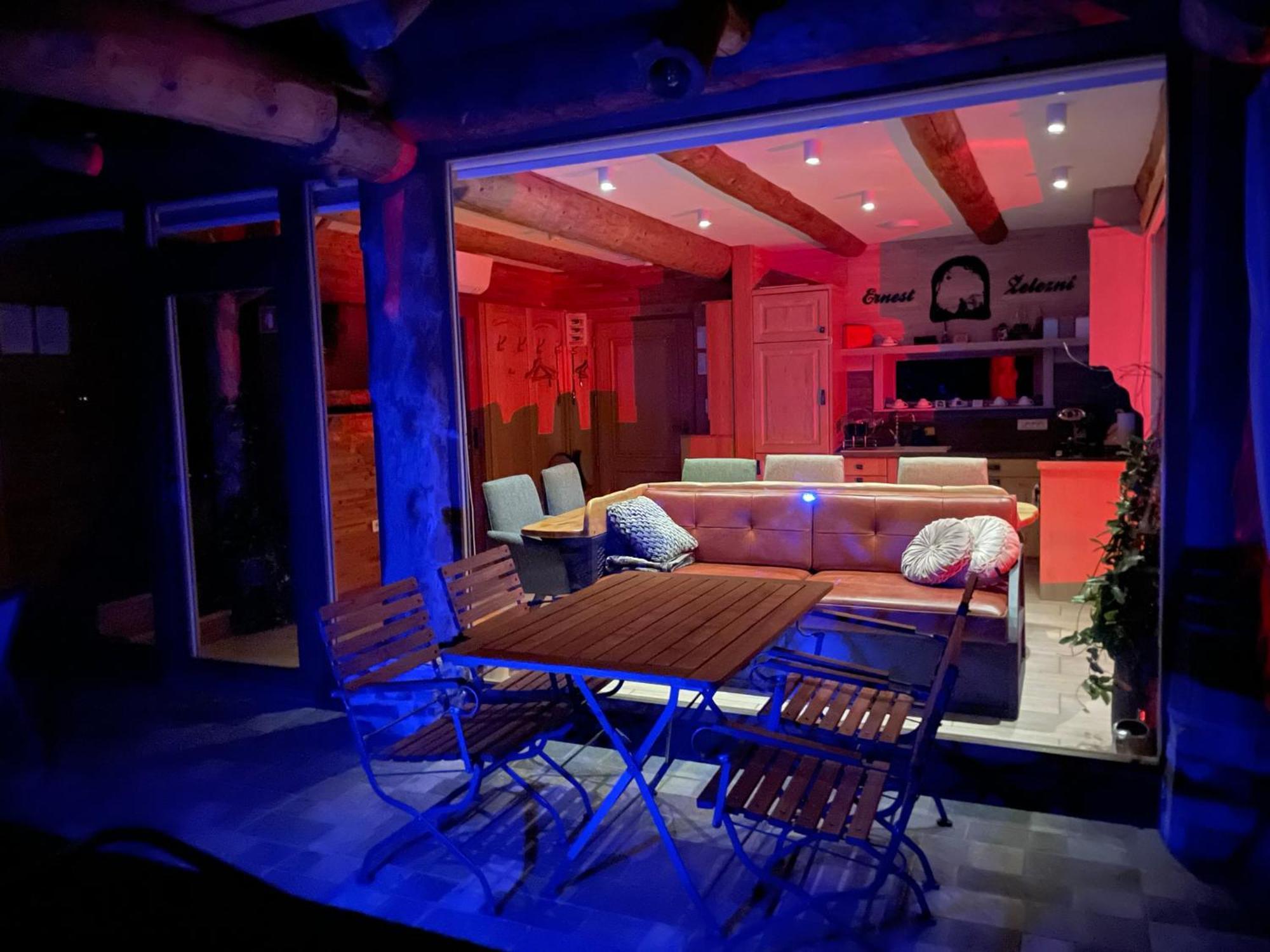 Holiday Home Ernest Zelezni With Hot Tub Ivancna Gorica 外观 照片